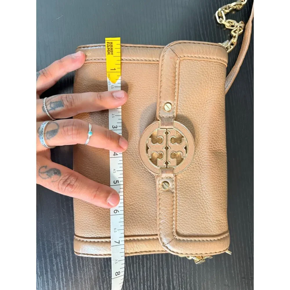Tory Burch Amanda Pebbled Leather Chain Crossbody Wallet Clutch Tan Beige